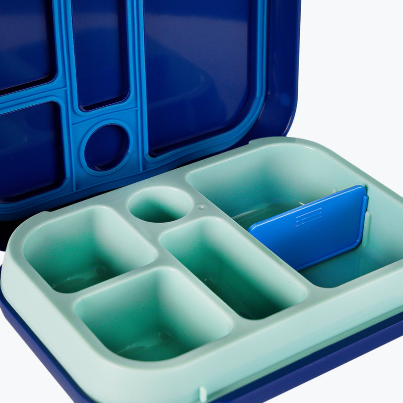 Mumuso Ocean Series—Sealed Whale-Themed 900ml Plastic