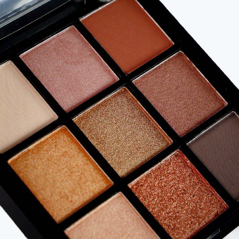Mumuso Glamour Multi Finish Eyeshadow Palette - 02