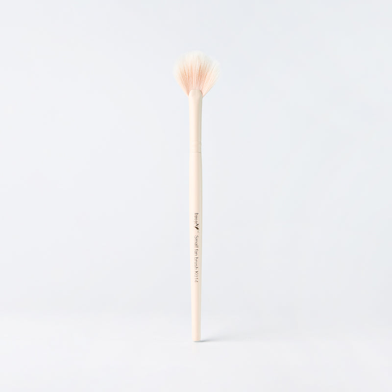 Mumuso Small Fan Brush - K014