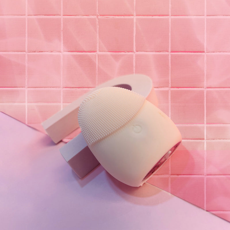 Mumuso Deep Cleansing Silicone Facial Brush - Pink